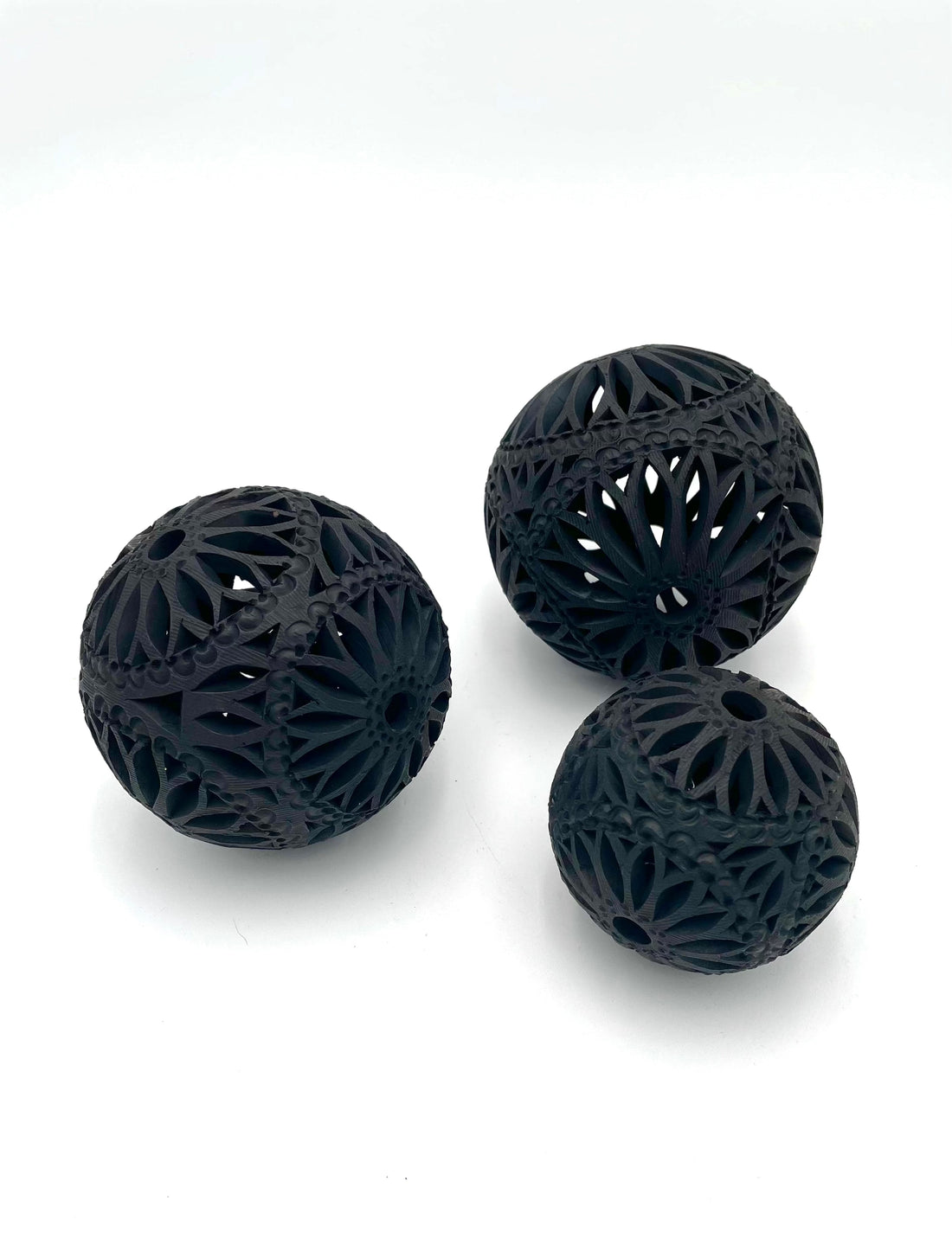 Mexoul Black clay decorative spheres (SET OF 3)