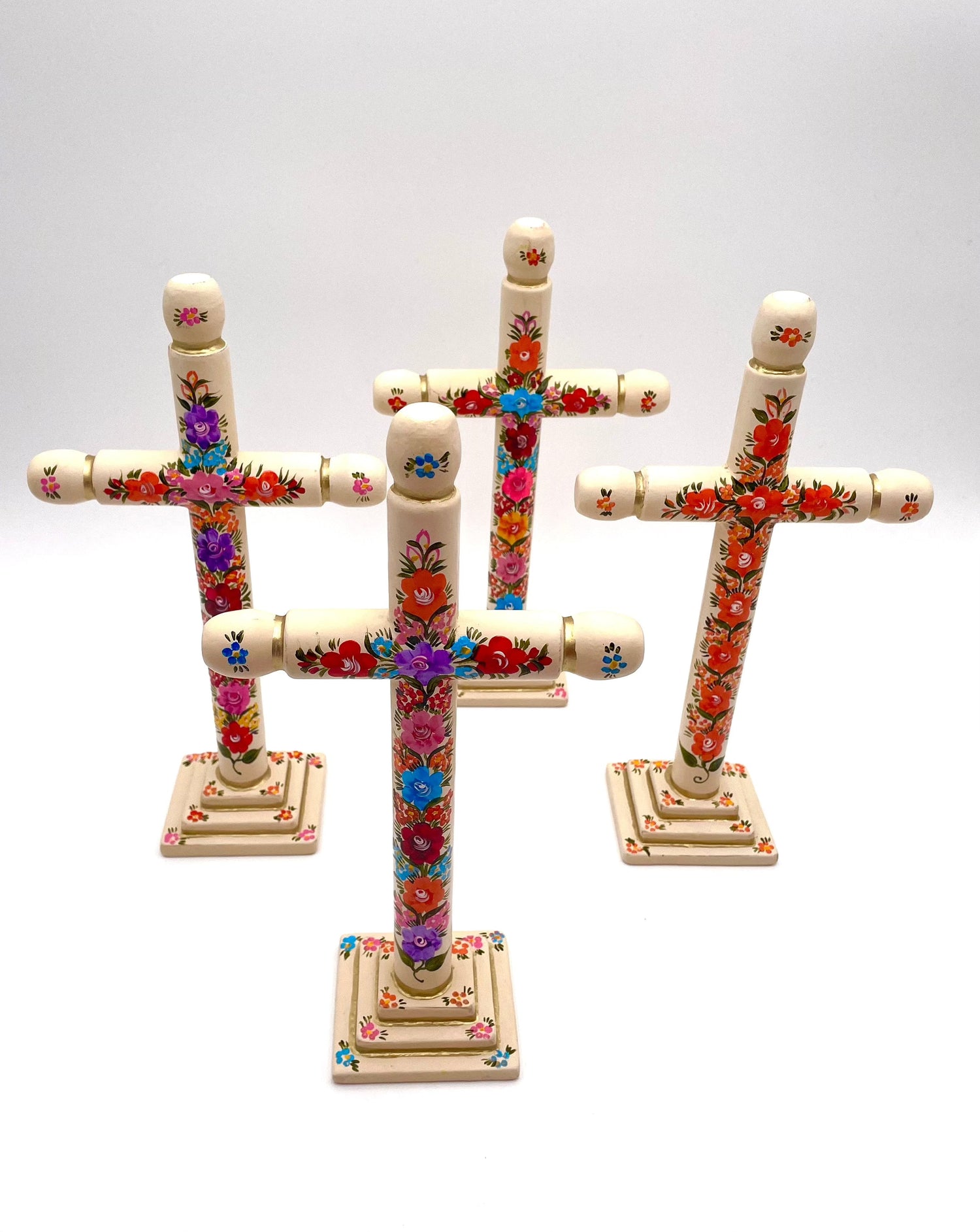Mexoul Hand painted wood cross w/flowers (L)