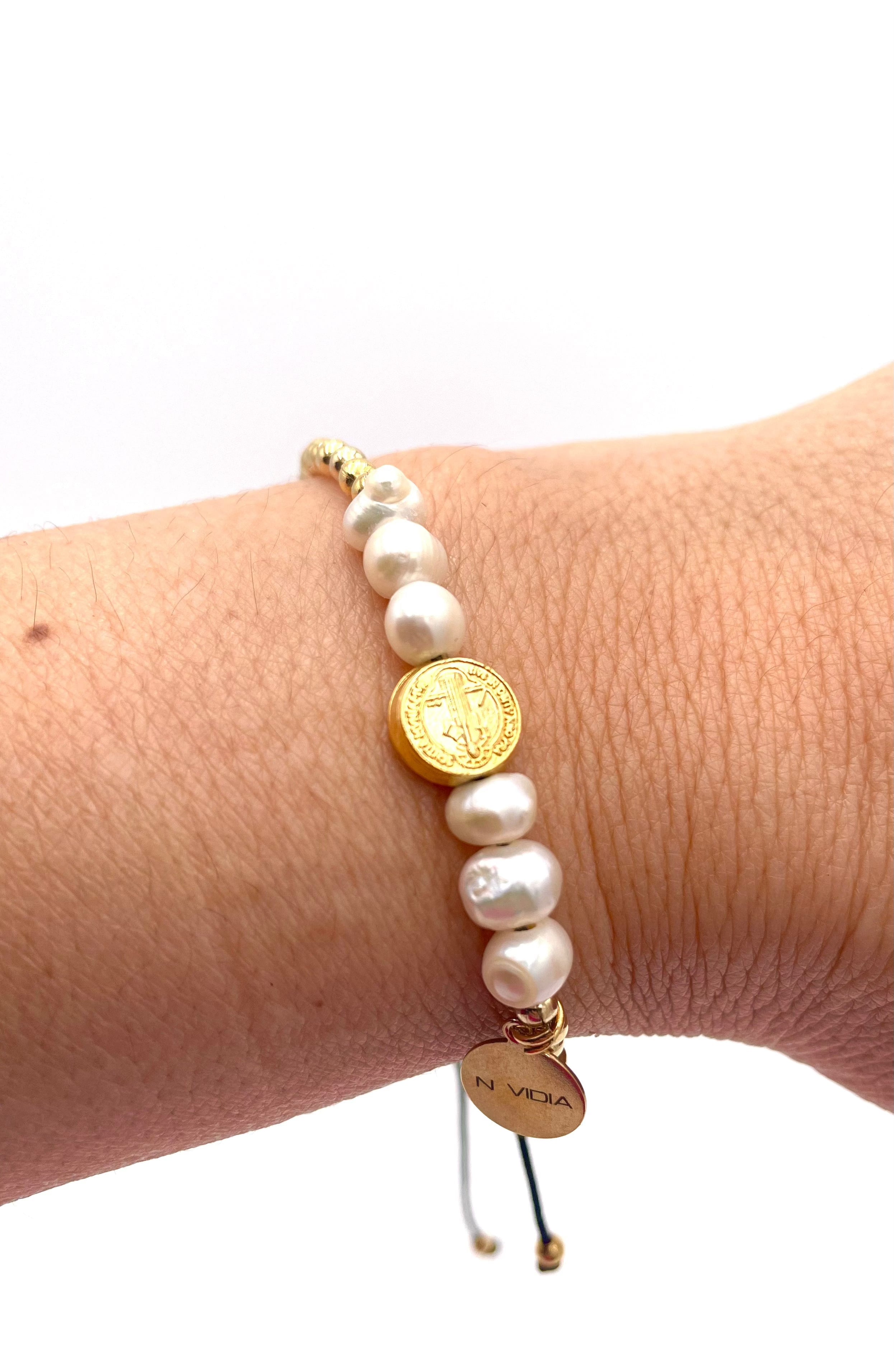 Mexoul Handmade gold plated bracelet with mini pearls
