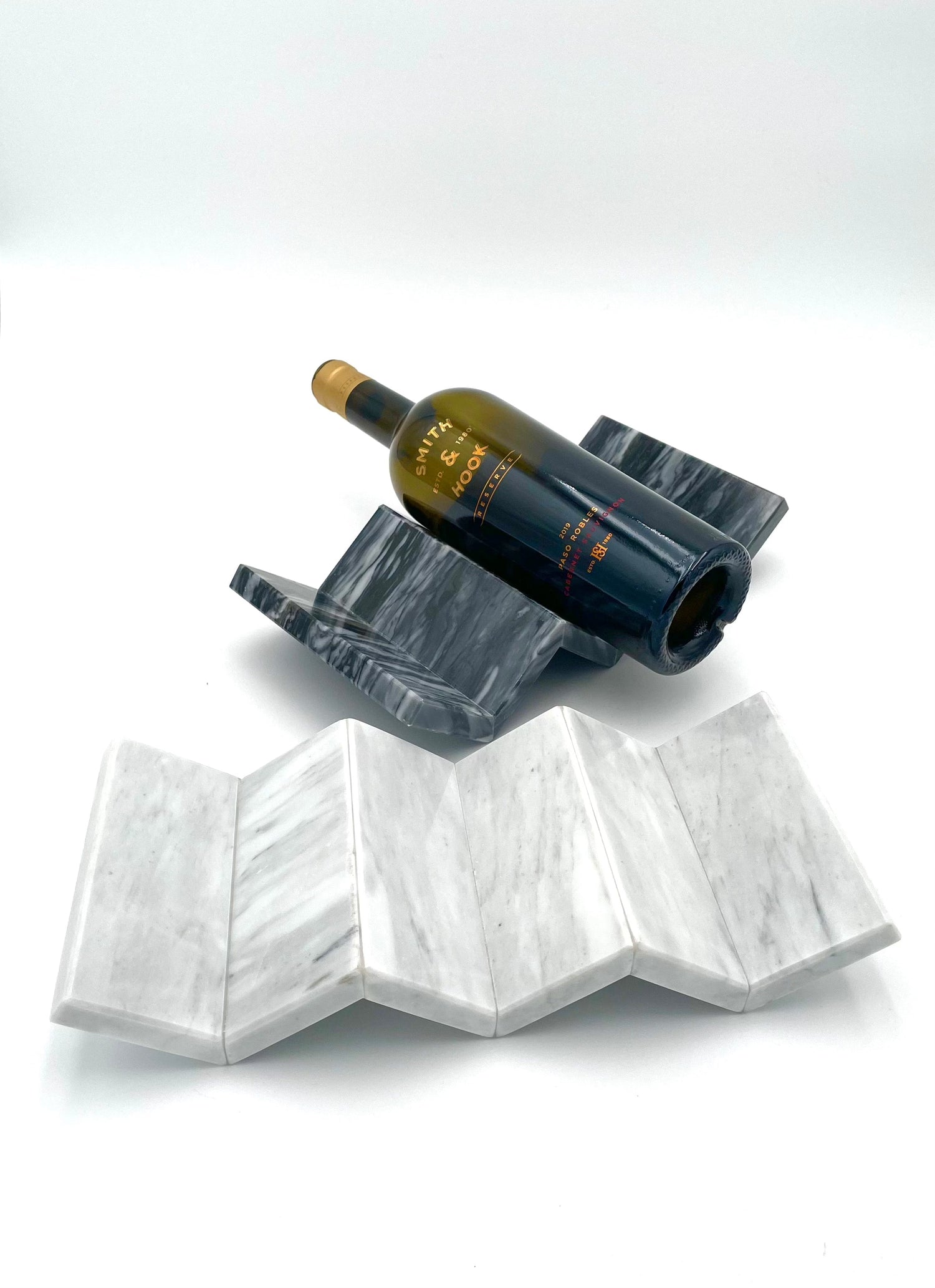 Mexoul White Marble zigzag bottle holder