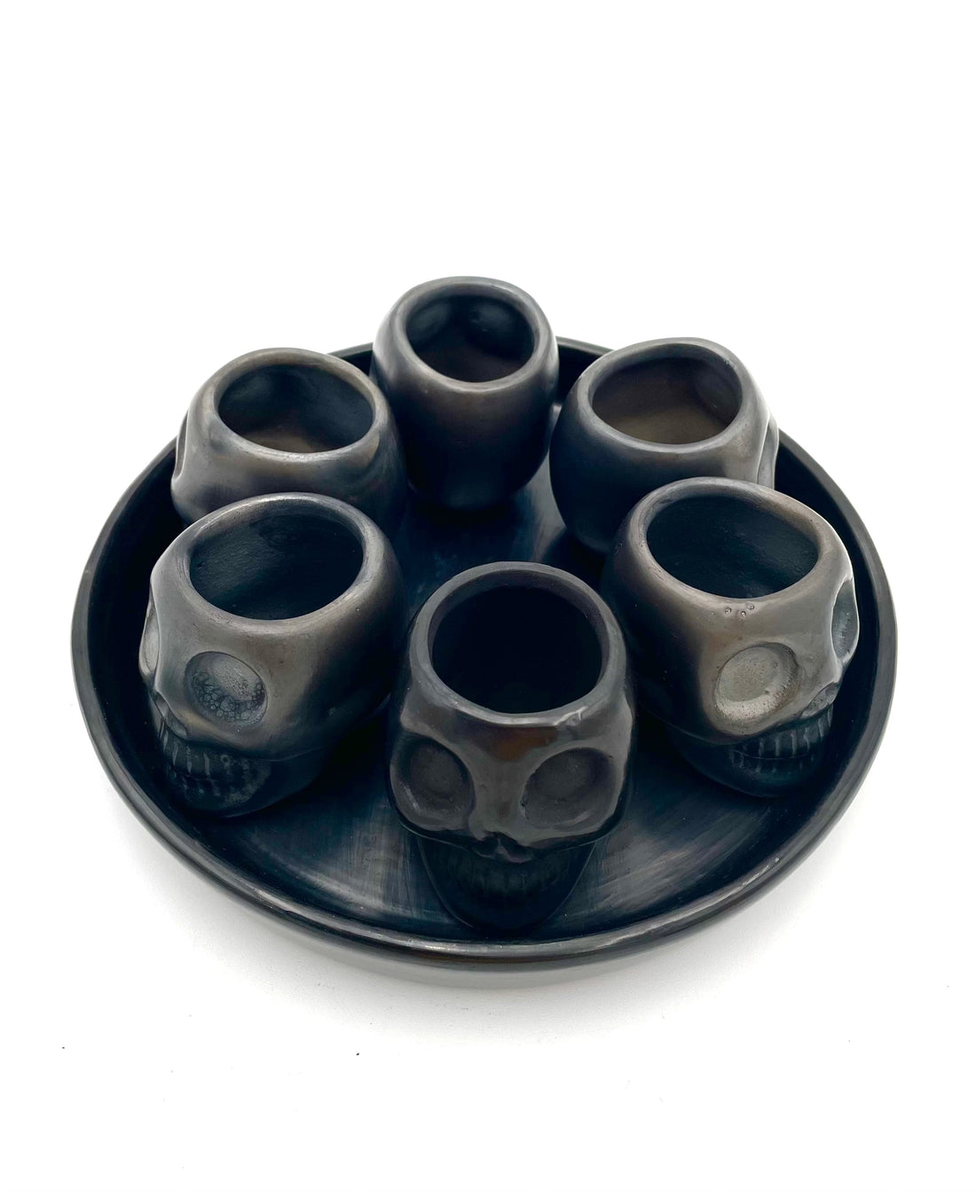 Mexoul Black clay tray with 6 skull shot cups