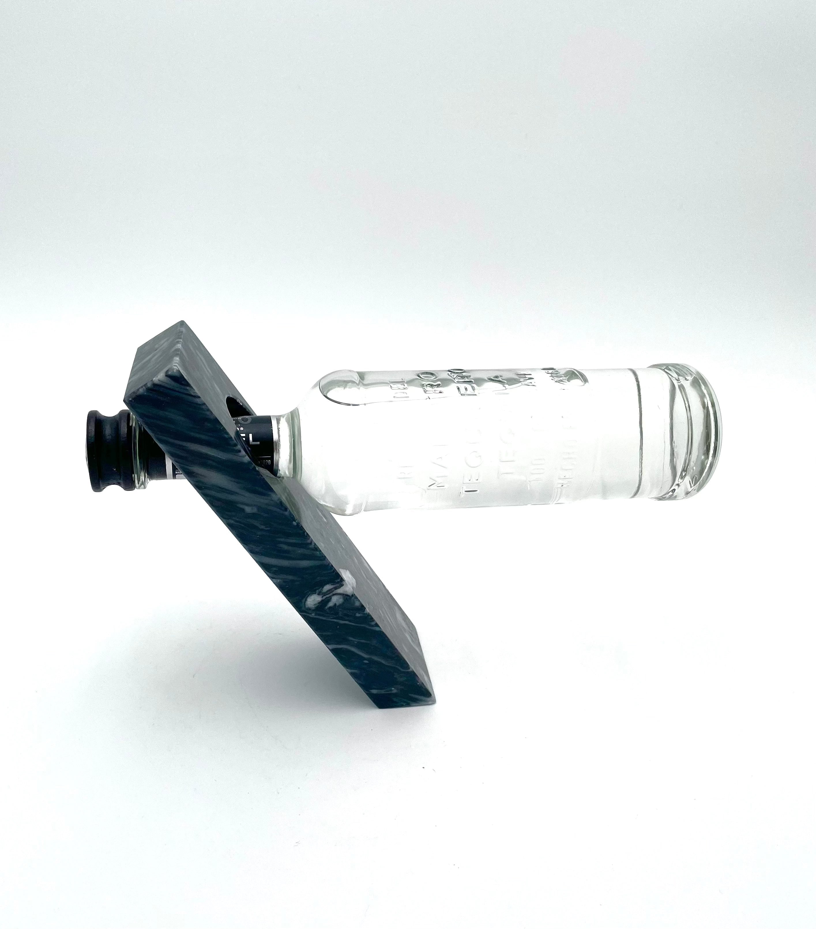 Mexoul Black Marble gravity bottle holder