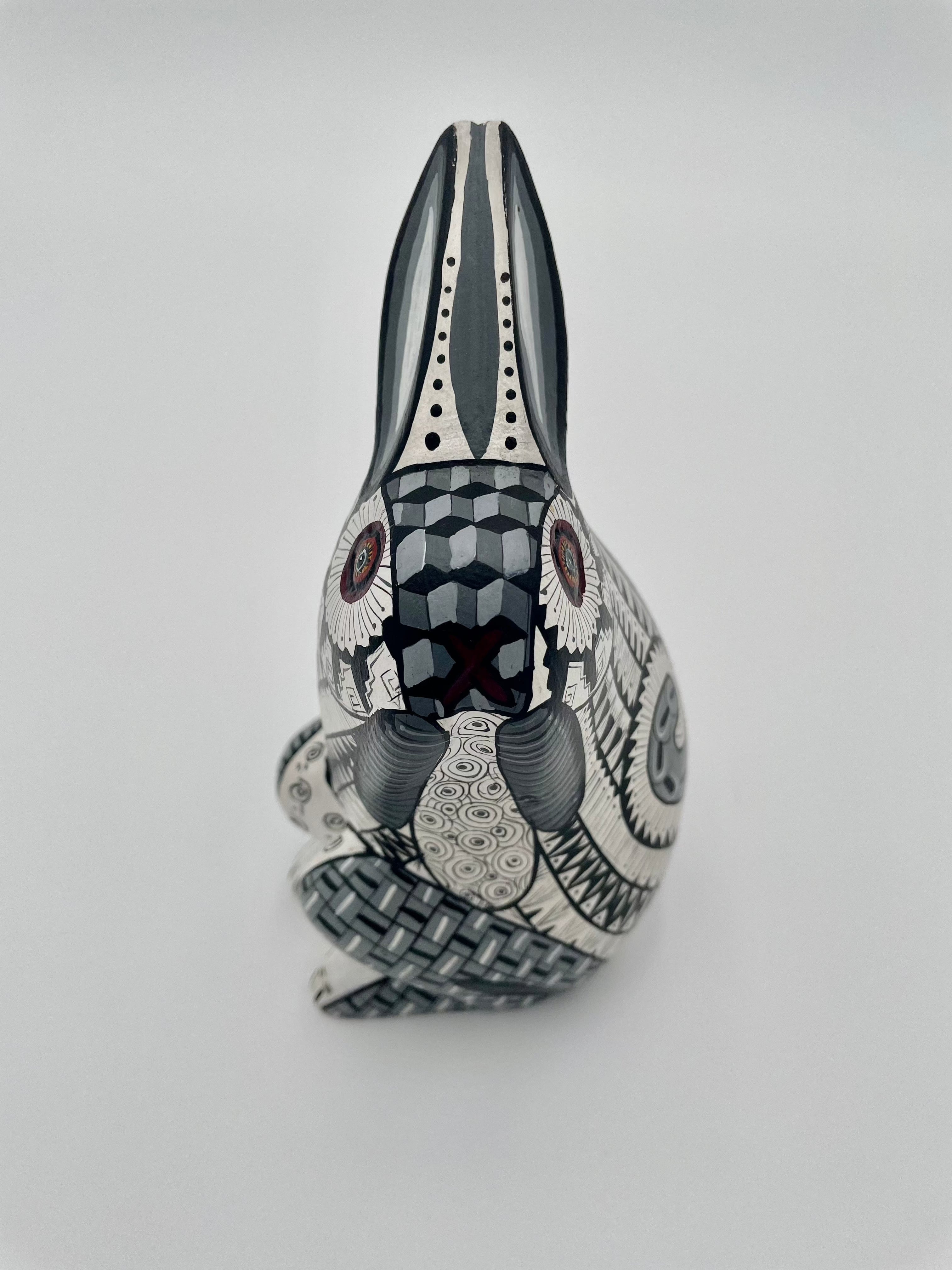 Mexoul Black-white bunny alebrije