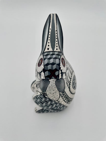 Mexoul Black-white bunny alebrije