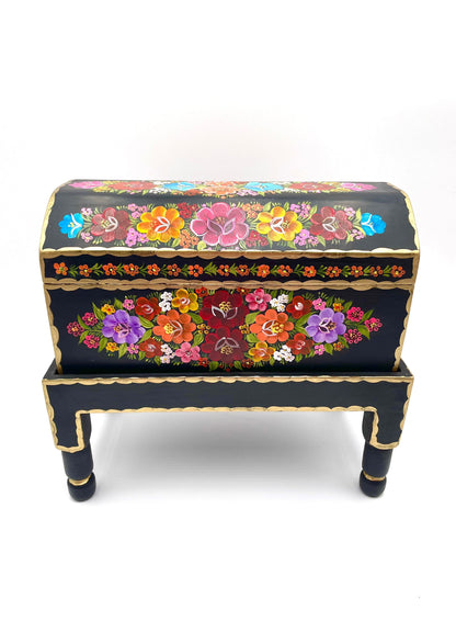 Mexoul Black wood trunk with flowers (L)