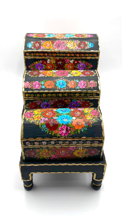 Mexoul Black wood trunk with flowers (S)