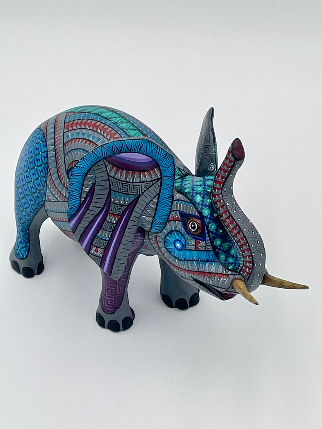 Mexoul Blue elephant alebrije