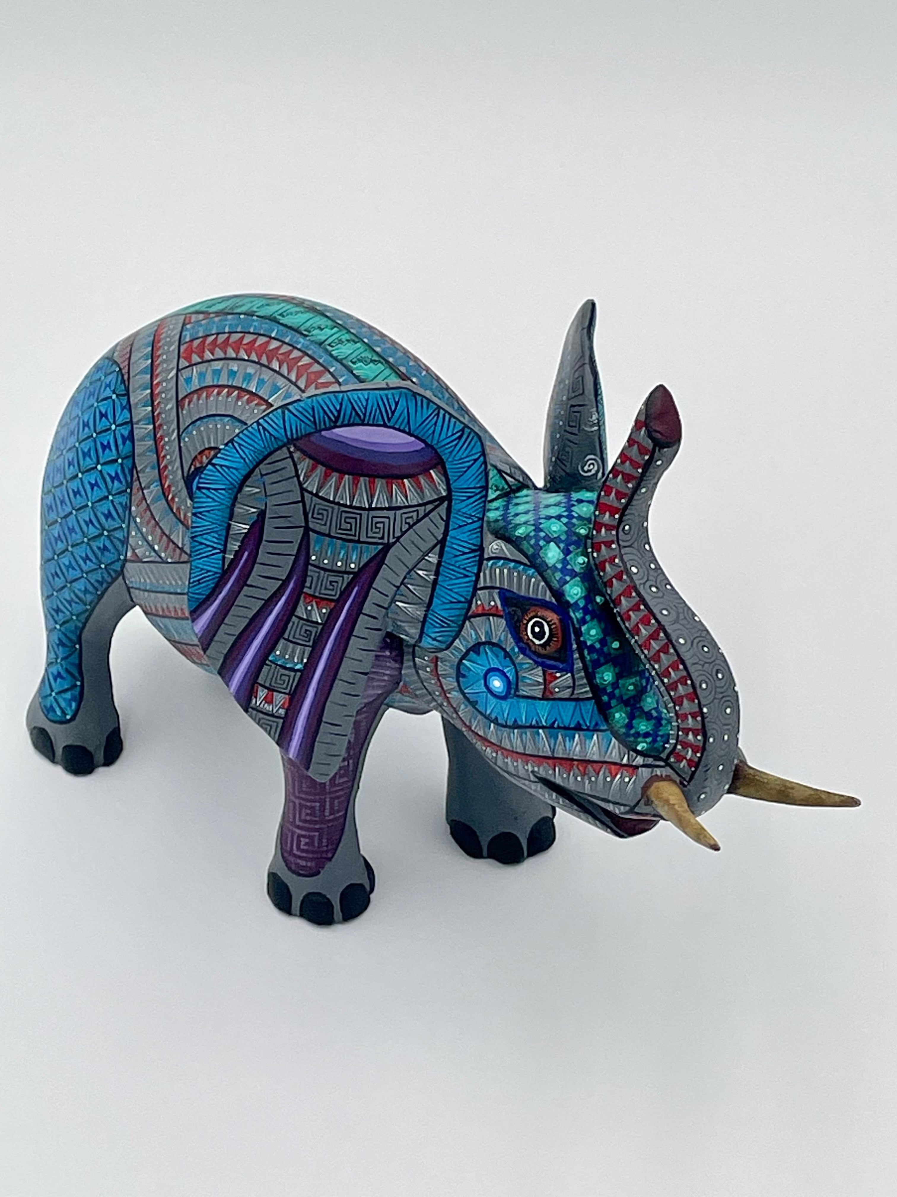 Mexoul Blue elephant alebrije