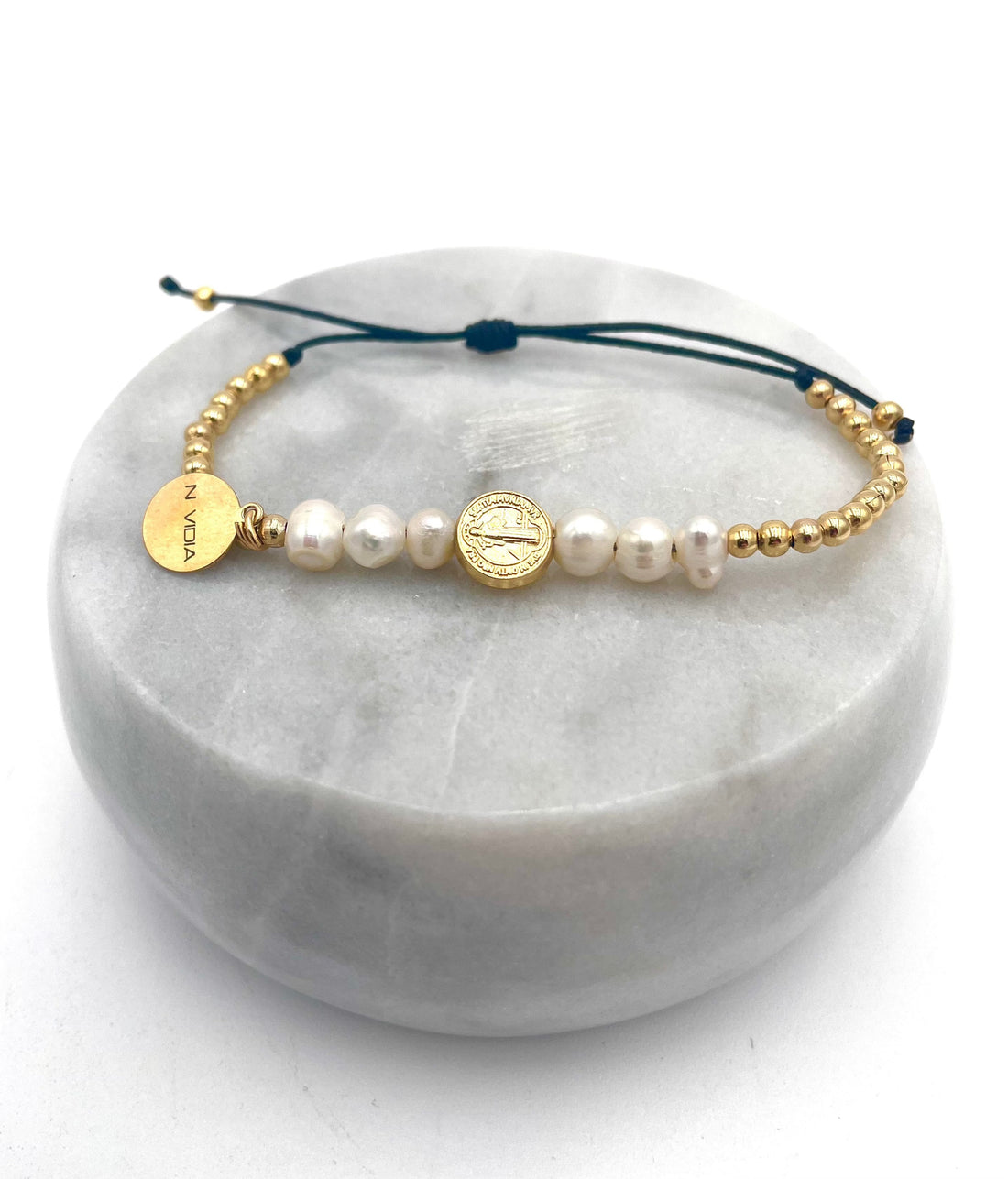 Mexoul Handmade gold plated bracelet with mini pearls