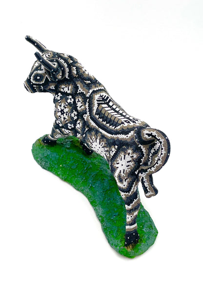 Mexoul Huichol art Bull