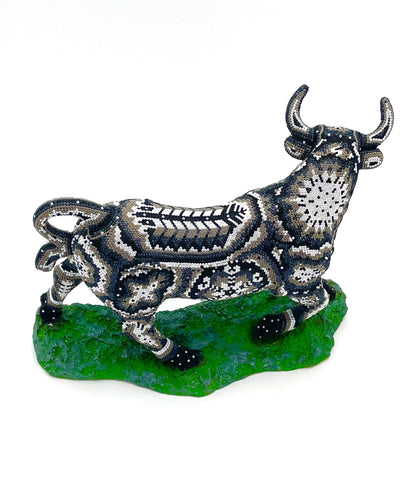 Mexoul Huichol art Bull