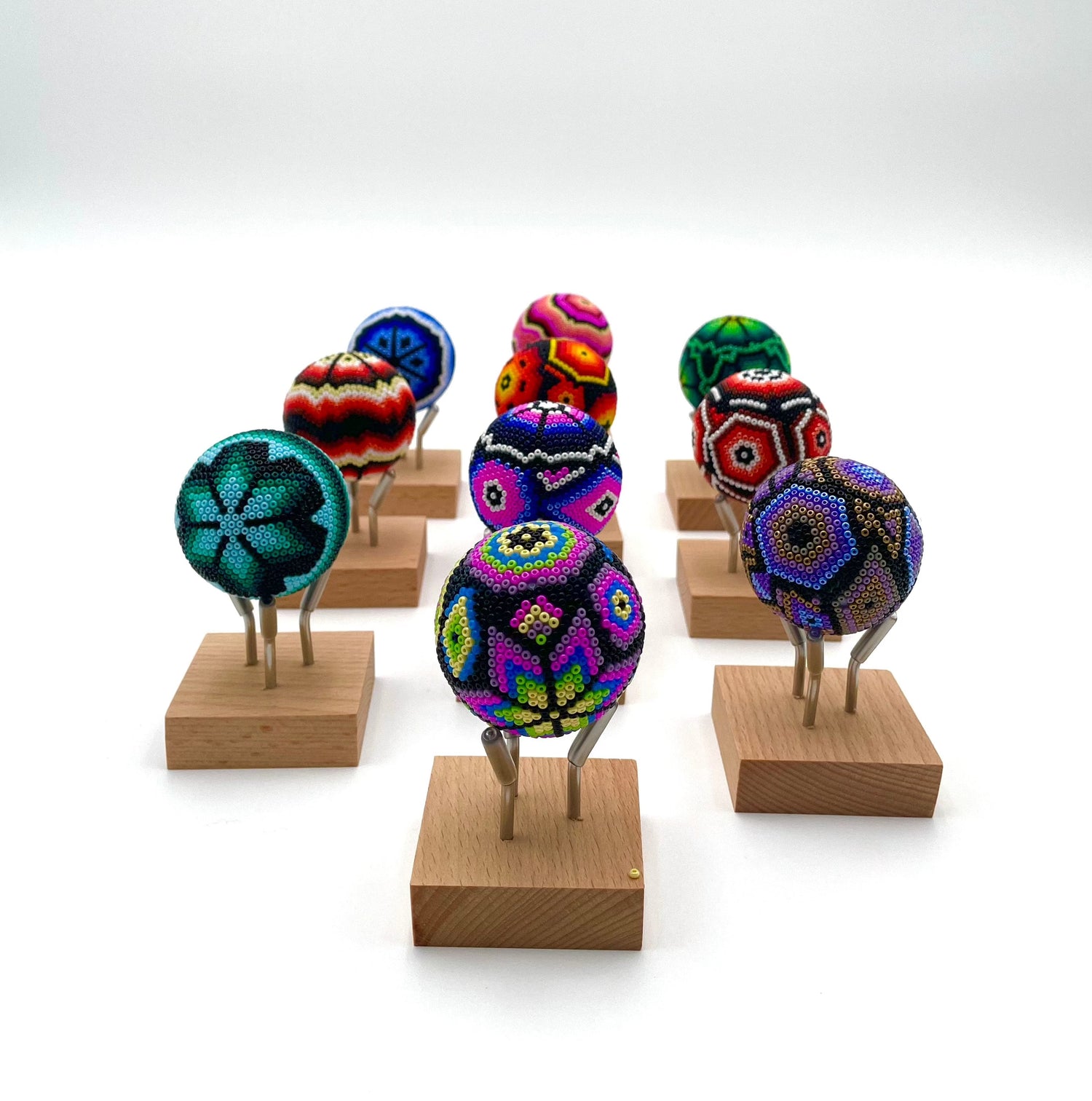 Mexoul Huichol art golf ball