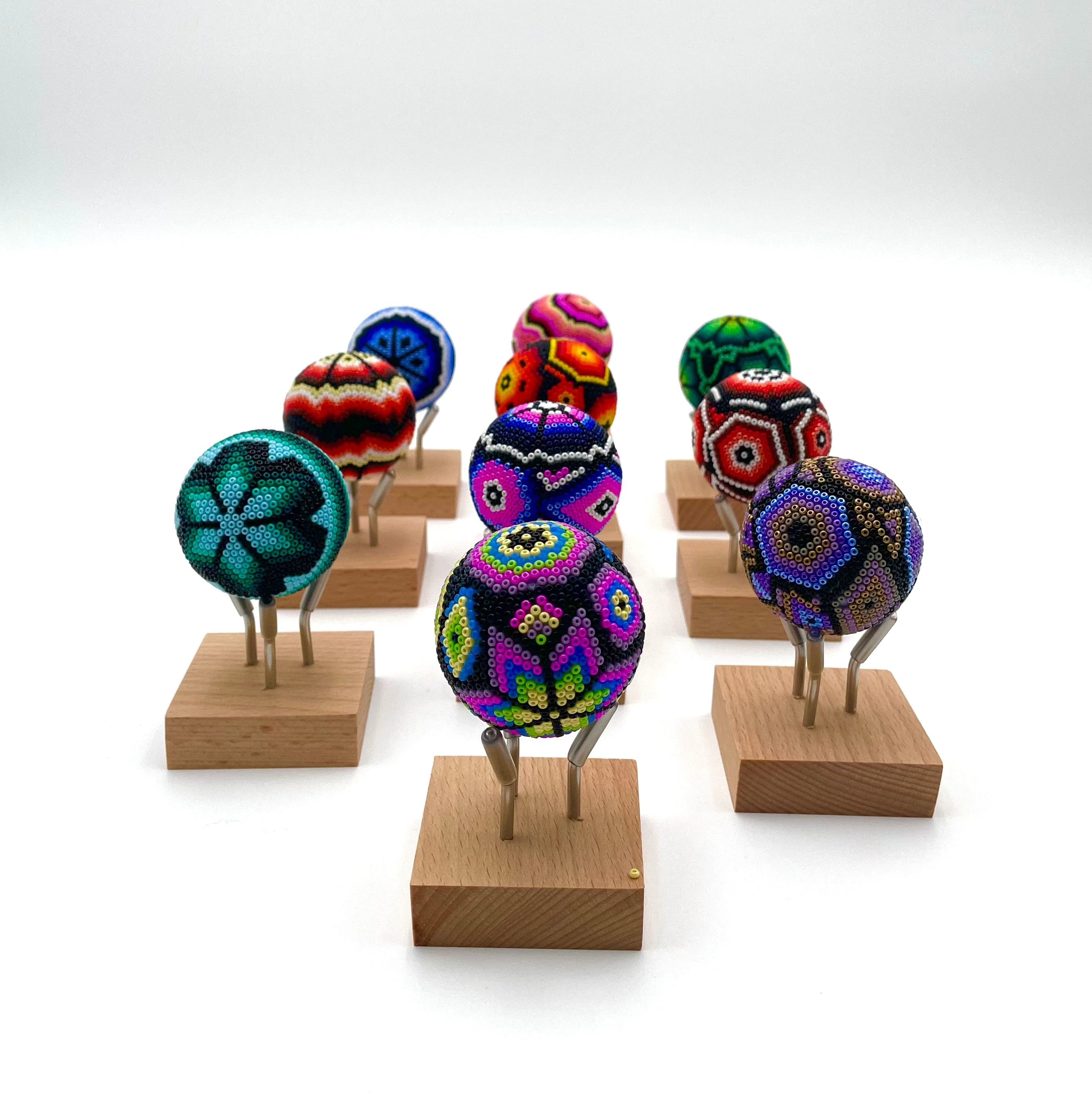 Mexoul Huichol art golf ball