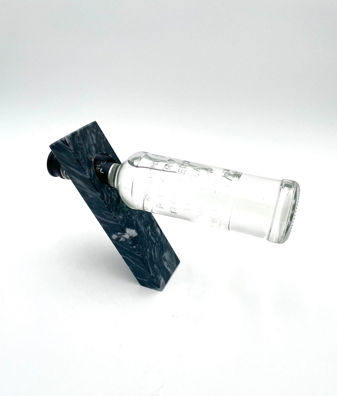 Mexoul Marble gravity bottle holder