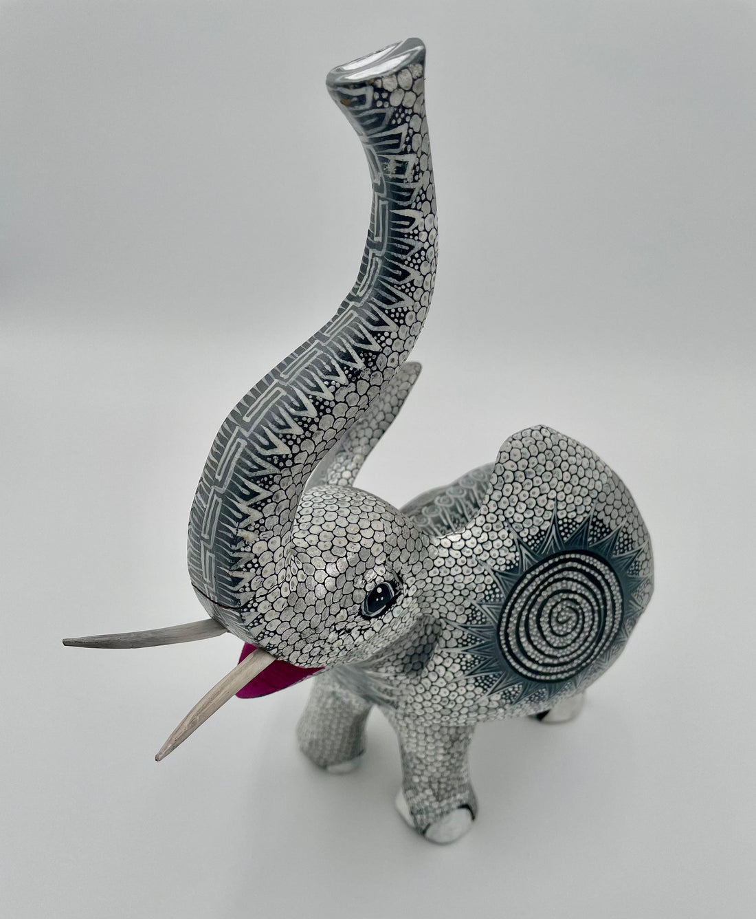 Mexoul Silver elephant alebrije